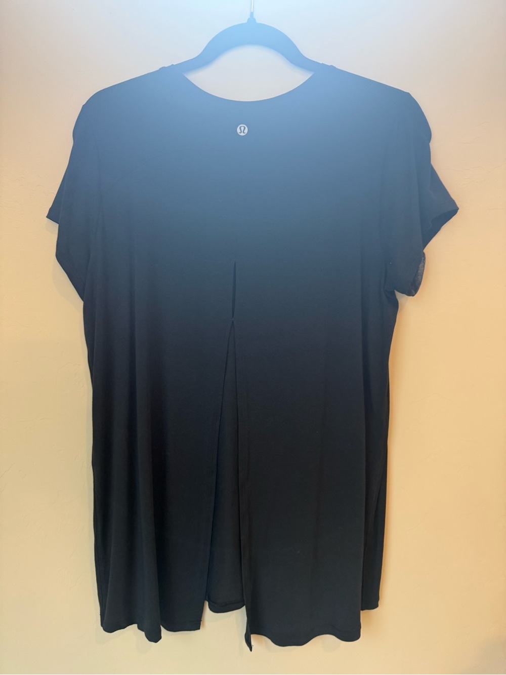 lululemon Lightweight Split-Back Training T-Shirt - Picture 5 of 7